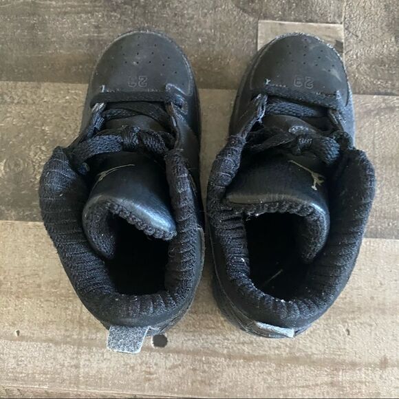 Jordan shoes little kids all black size 8C - Picture 7 of 9